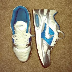 NIKE airmax tennis shoes