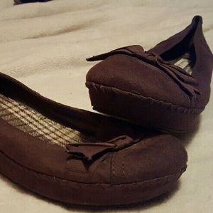 American eagle wedgie suede shoes