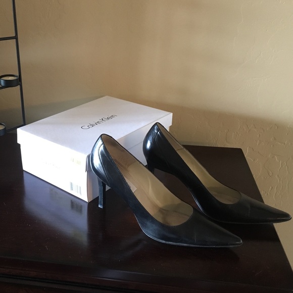 Calvin Klein Classic black pumps