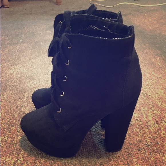 Black ankle booties - Picture 1 of 4