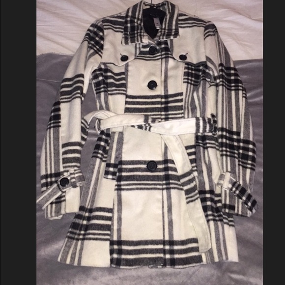 White and black plaid peacoat
