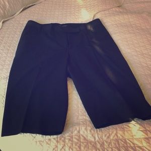 Etcetera 6 Black Bermudas