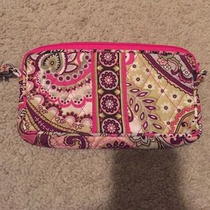 Great wristlet. Use a few times