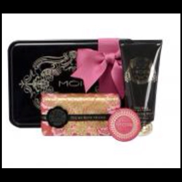 ♥️ NWOT Queen of Hearts Gift Pack - Picture 4 of 4