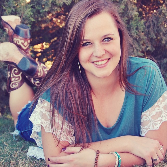 Meet your Posher, Alex - Picture 3 of 3