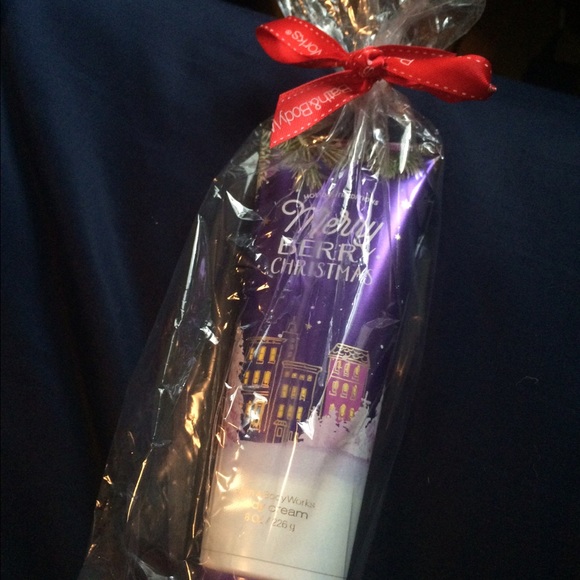 Bath and Body Works, Merry Berry Christmas - Picture 2 of 2