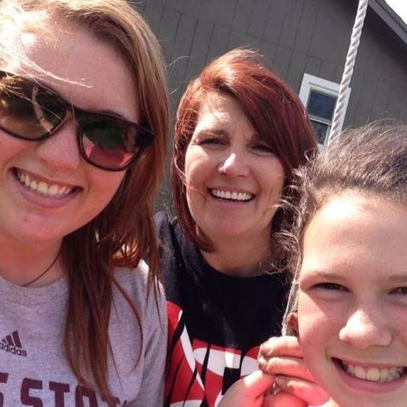 Meet your Posher, Claudia