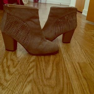 Heeled booties