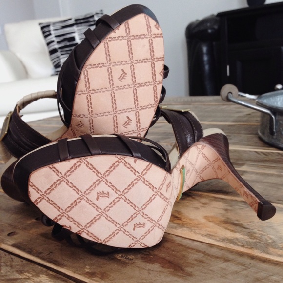 L.A.M.B. Strappy Zipper Heels - Picture 4 of 4