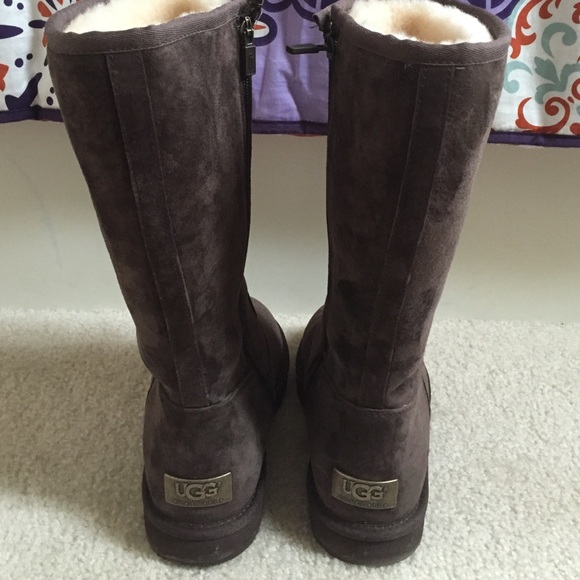 Size 8 barely worn brown Ugg boots! - Picture 3 of 4