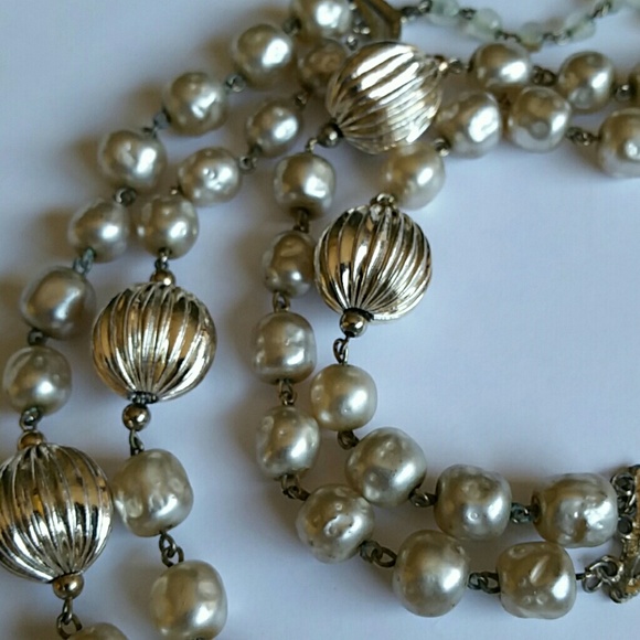 Vintage Double Stranded Beaded Necklace - Picture 2 of 4