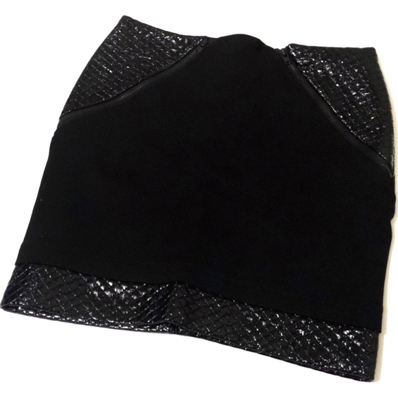 H&M black mini skirt