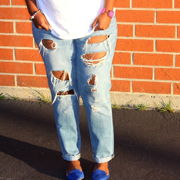 Ripped boyfriend jeans.