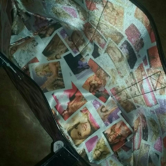 NWT VS LARGE EXCLUSIVE TOTE BUNDLE - Picture 3 of 4