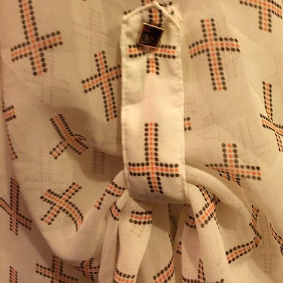 High low blouse top flowy fun roll up sleeves - Picture 3 of 4