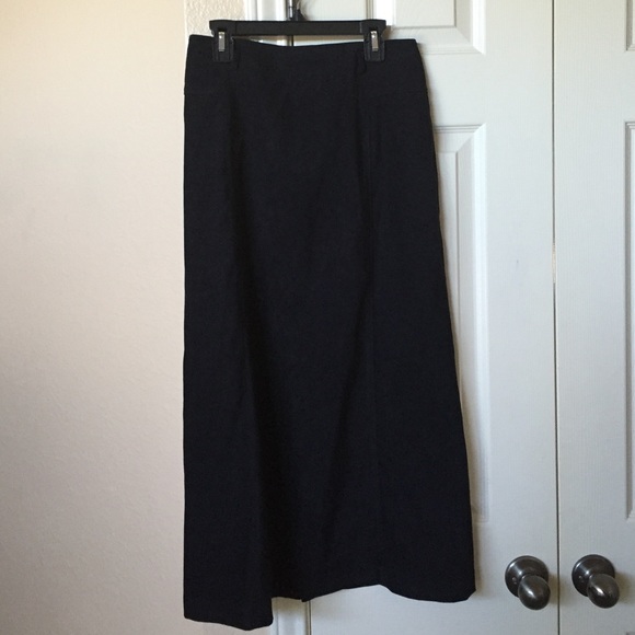 Black skirt