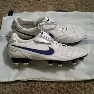 Womens Nike Tiempo Soccer Cleats
