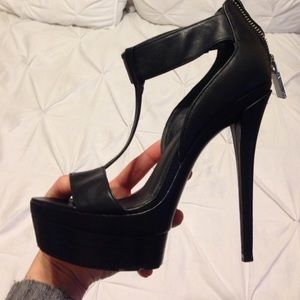 Rachel Zoe Black Platform T strap heels