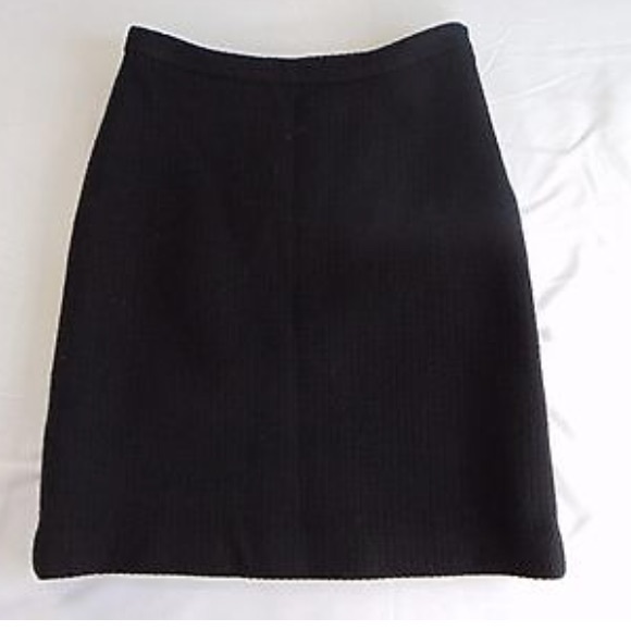 ❤️Preloved banana republic black skirt size 0❤️