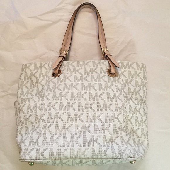 MICHAEL Michael Kors Handbags - NWT MICHAEL Michael Kors Signature Jet Set Tote