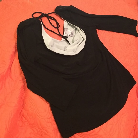White House Black market sz M top Cowl neck 3/4 sl
