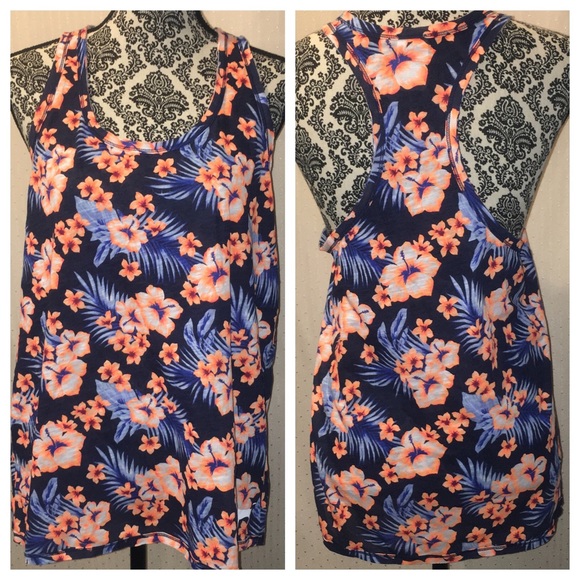 🎉 VS PINK Tank 🎉 Medium 🎉