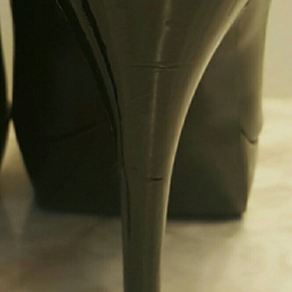 Guess Black Peeptoe Pumps - Picture 4 of 4