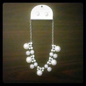 Para ti Earrings and Necklace Set