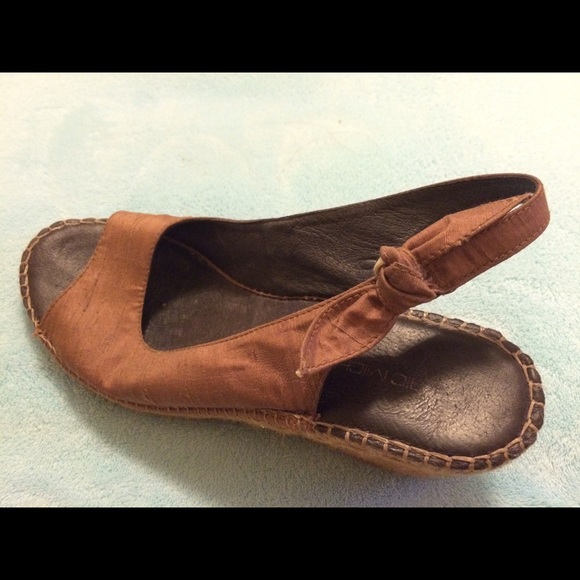ERIC MICHAEL espadrilles size 10 (40) p/o - Picture 3 of 4