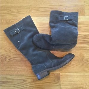 Beautiful grey suede boots