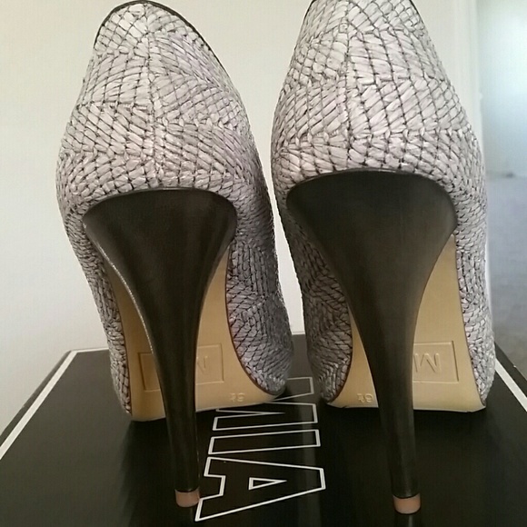 ๐๐HOST PICKโค Petra Steel Raffia heels - Picture 4 of 4