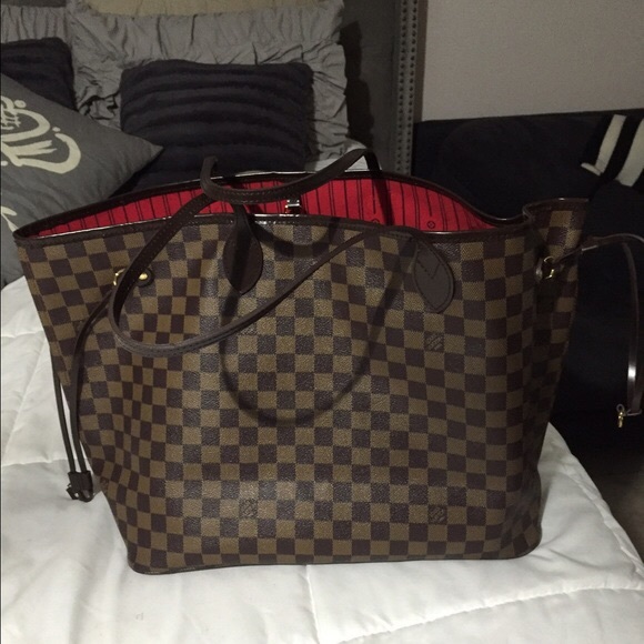 Authentic Louis Vuitton Bag !