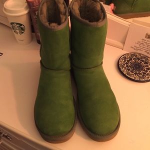 Short Artichoke Uggs (RESERVED)