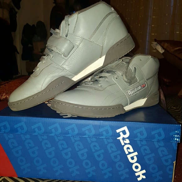 Tennis shoes (mens)