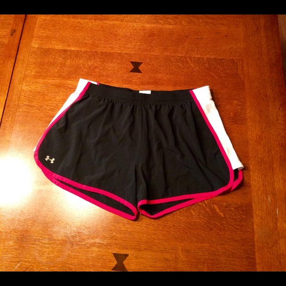 Under Armour Pants - Do not buy.  Bundled.  Under armour Womens shorts.