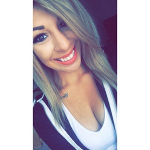 Meet your Posher, Justine