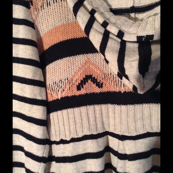 Tribal Print "American Rag" Cardigan - Picture 3 of 4