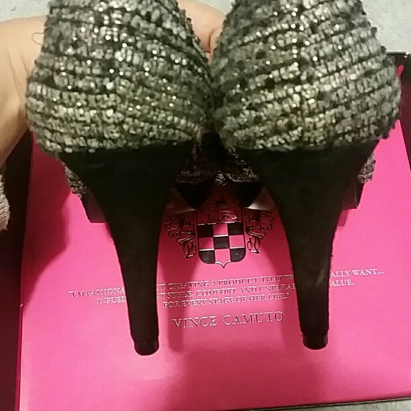 Vince Camuto Shoes - Black and Silver Tweed Vince Camuto Zella Shoe Vince Camuto Shoes - Black and Silver Tweed Vince Camuto Zella Shoe