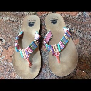 Maui Island flip flops multi stripped size 6