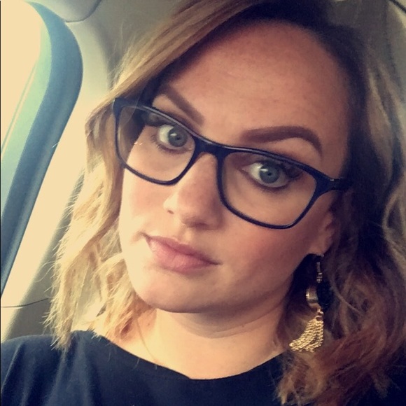 Meet your Posher, Brittany - Picture 5 of 6