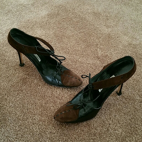 Manolo Blahnik vintage suede pointy toe heels