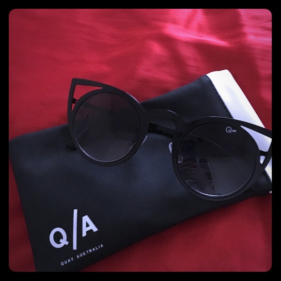 Quay Invader sunglasses in Black