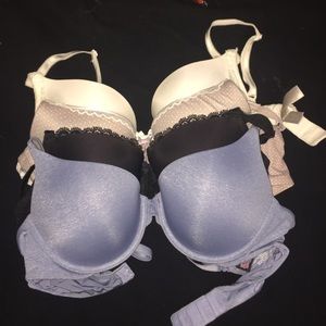 bundle of 3 VS bras!💜