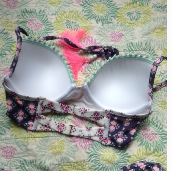 Victoria's Secret Swim - NEW Starbright Geo Halter Bikini Swim Top Victoria's Secret Swim - NEW Starbright Geo Halter Bikini Swim Top