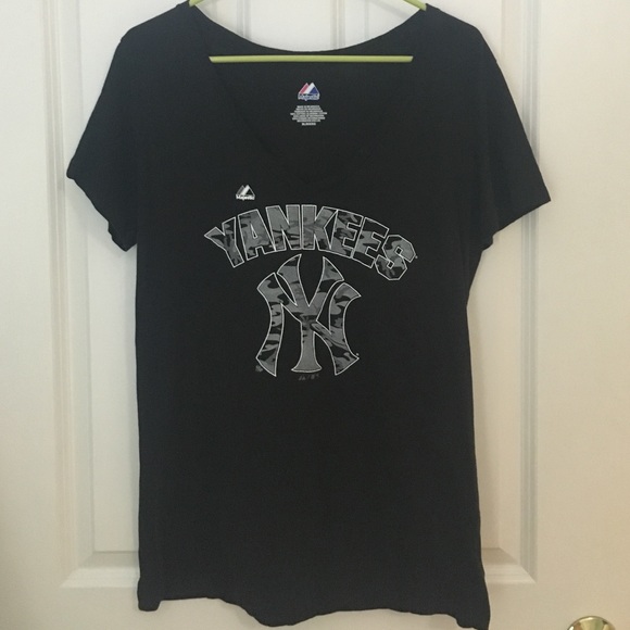 New York Yankees v neck camo