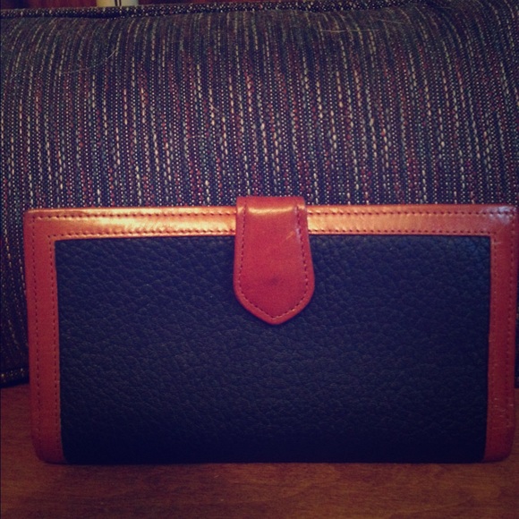 Dooney&Bourke Black pebbled leather wallet