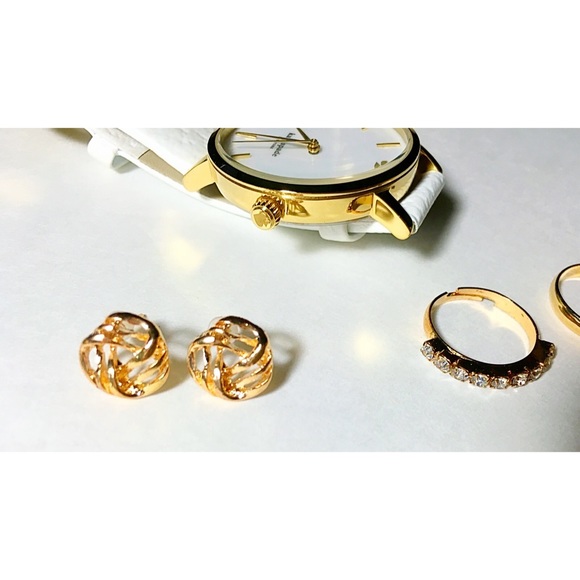 Knot Style Stud Earrings - Picture 4 of 4