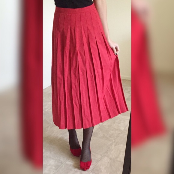 Rockability pleated red midi skirt - Picture 2 of 4