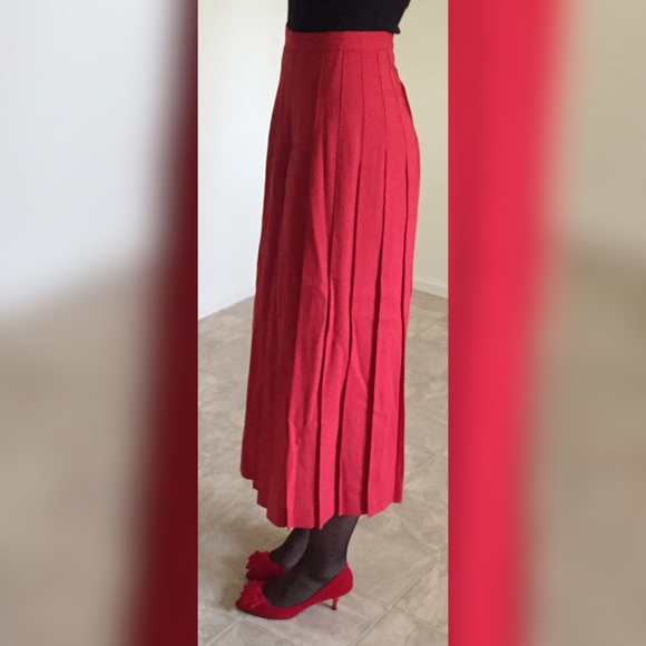 Rockability pleated red midi skirt - Picture 3 of 4