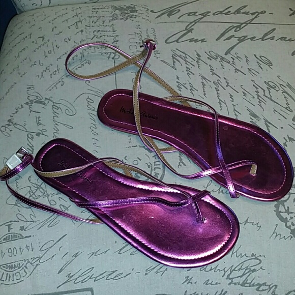 NWOT NEVER WORN metallic pink gladiators